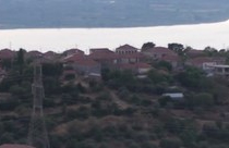 Ηλιοβασίλεμα απ΄την Παναούλα. Η θέα προς Πετροχώρι - Τριχωνίδα Ηλιοβασίλεμα απ΄ την Παναούλα. Η θέα προς Πετροχώρι - Τριχωνίδα