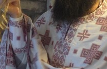 Στιγμιότυπο από την ακολουθία της Θείας Λειρουργίας Στιγμιότυπο από την ακολουθία της Θείας Λειρουργίας